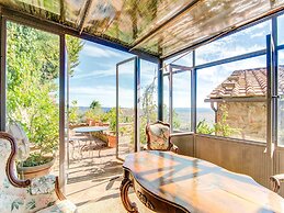 Villa in Cortona With Pool