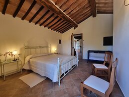 Tasteful Countryside Stay