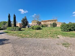 Tasteful Countryside Stay