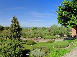 Scenic Tuscan Mansion
