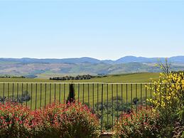 Apartment in Tuscany With Stunning Views