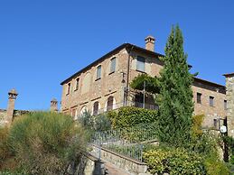Apartment in Tuscany With Stunning Views
