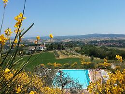 Apartment in Tuscany With Stunning Views