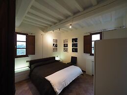 Pretty Apartment Near San Gimignano