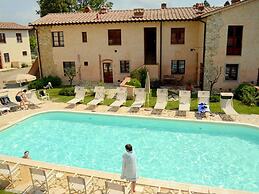 Pretty Apartment Near San Gimignano