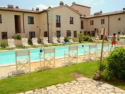 Pretty Apartment Near San Gimignano