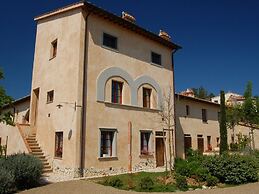 Pretty Apartment Near San Gimignano