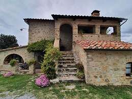 Tuscan Scenic View Stay