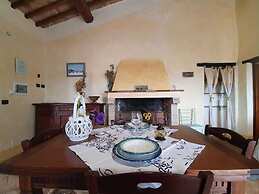 Tuscan Scenic View Stay