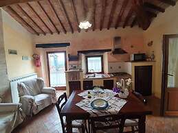 Tuscan Scenic View Stay