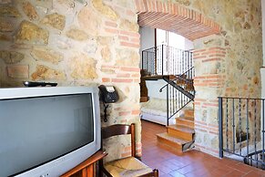 Apartment in Massa Marittima With Pools