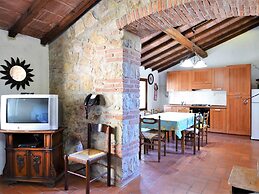 Apartment in Massa Marittima With Pools