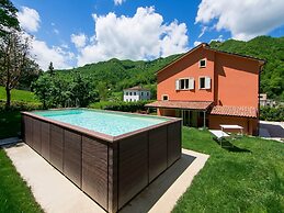 Villa in Borgo Pace With Private Pool