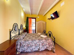Apartment in Urbino With Pools & Veranda