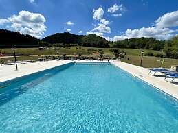 Apartment in Urbino With Pools & Veranda
