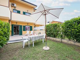 Villa With Pool in Paestum