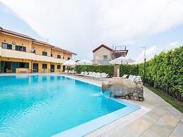 Villa With Pool in Paestum