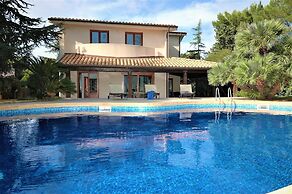 Villa in Valderice With Pool and Garden