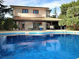 Villa in Valderice With Pool and Garden