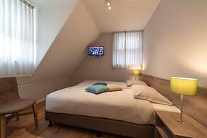 Villa in Zeeland With Jacuzzi and Sauna