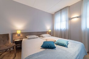 Villa in Zeeland With Jacuzzi and Sauna