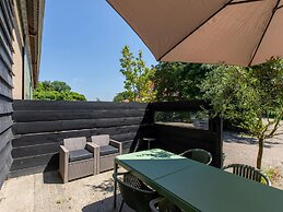 Apartment Near the Beach