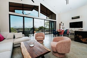 Alaya Yoga & Surf & Retreat