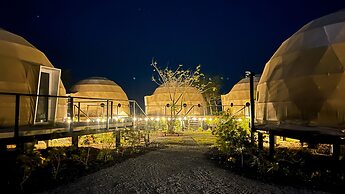 Alaya Yoga & Surf & Retreat
