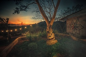 Alaya Yoga & Surf & Retreat