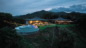 Alaya Yoga & Surf & Retreat