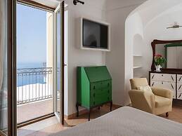 Villa in Nocelle With Amalfi Coast Views
