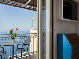 Villa in Nocelle With Amalfi Coast Views