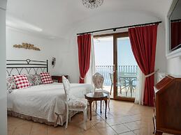 Villa in Nocelle With Amalfi Coast Views