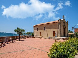 Lavish Sicilian Villa With Pool