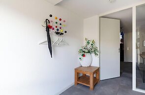 Spacious Flat With Views of the Harbour