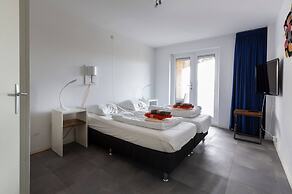 Spacious Flat With Views of the Harbour