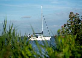 Houseboat With Stunning Views