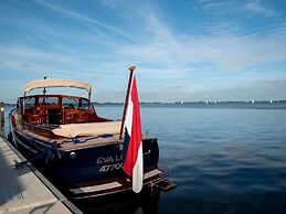Houseboat With Stunning Views