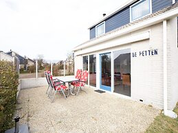 Holiday Home in De Koog Near Texel Beaches