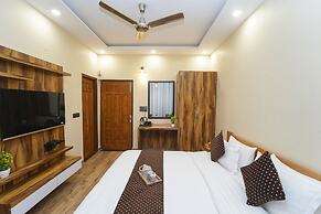 La Belle Vue by Dumnu Homes