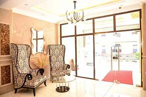 La Beila Hotel Meru