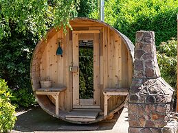 Forest Cabin With Pets