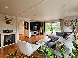 Forest Cabin With Pets