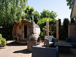 Forest Cabin With Pets