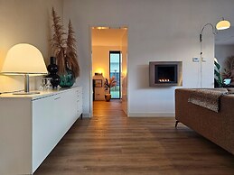 Luxury Villa With Veranda, Canoe