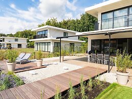 Luxury Water Villa in Harderwold With Jetty