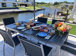 Exclusive Villa With Boat Terrace