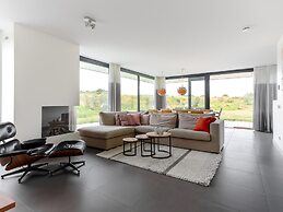 Seaside Getaway With a Beautiful Garden