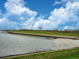 Relaxing Nature Retreat w/ Beach