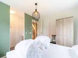 Cozy Retreat With Parking